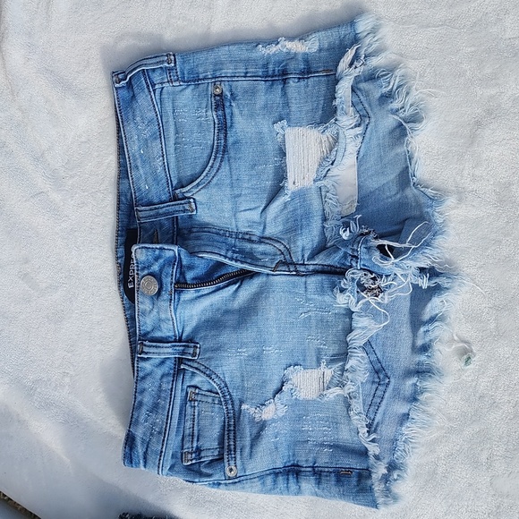 Express Shorts - Picture 1 of 3